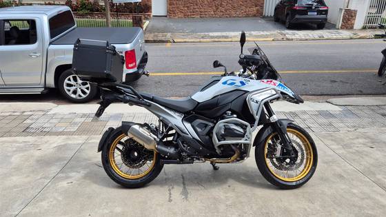 BMW R 1300 GS PLUS BMW R 1300 GS PLUS